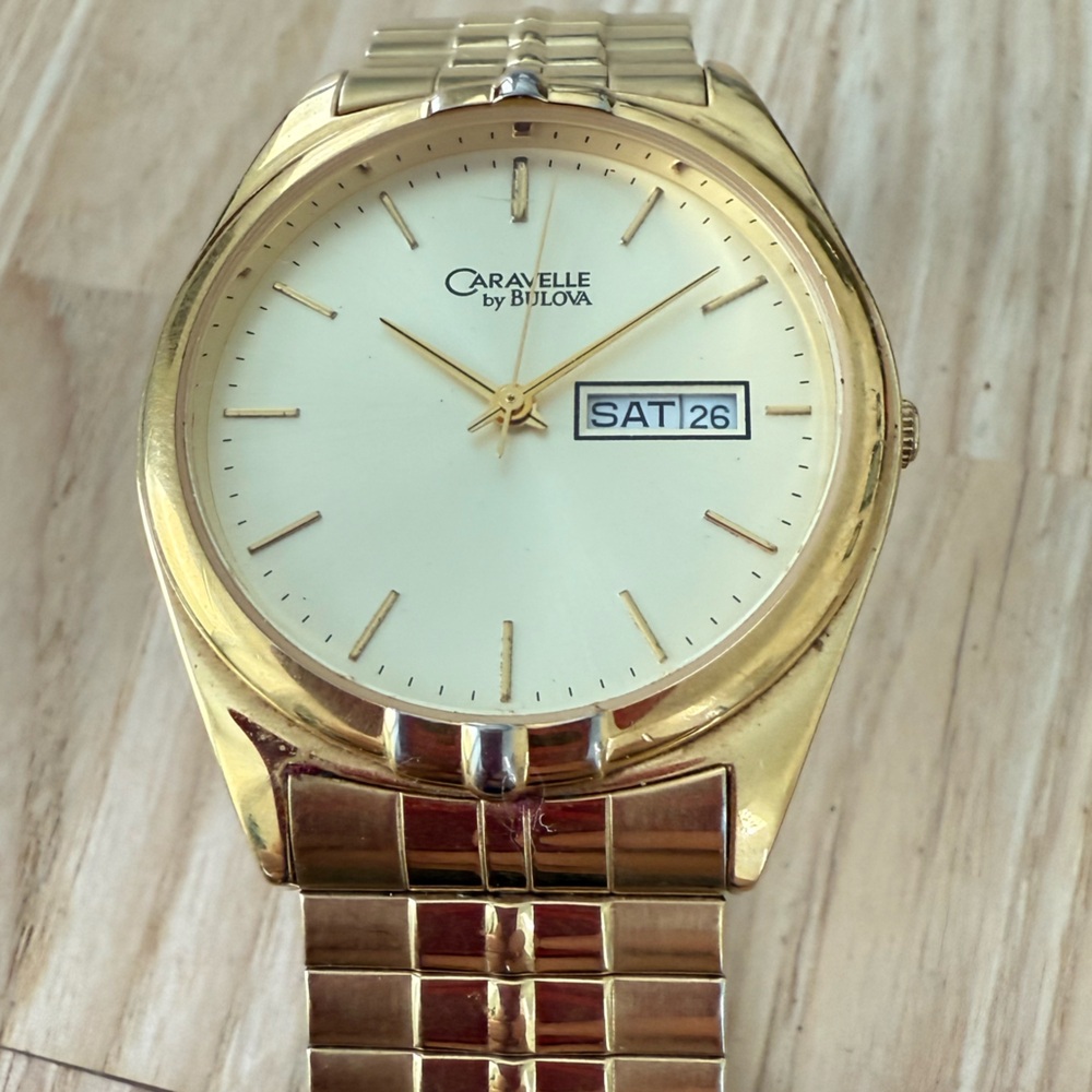 Caravelle by bulova mens gold tone classic dress watch NEW BATTERY